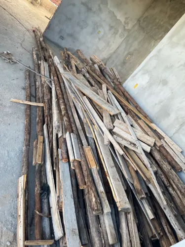 Estroncas de madeira para obra laje