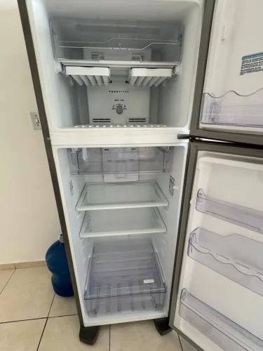 Geladeira Frost Free Electrolux 371L - COMPRESSOR NOVO SEPARADO - COM VAZAMENTO