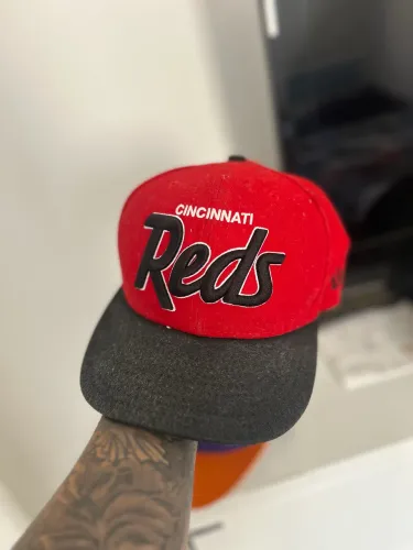 Bonè new era reds