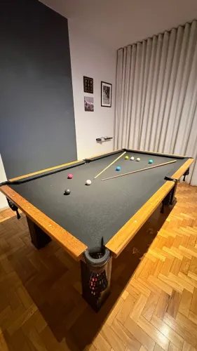 Mesa de Sinuca Profissional Pedra Ardósia - Feltro Preto e Madeira Maciça + Kit Completo