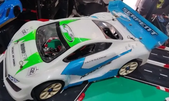 Serpent GT 1/8 Eletrico (Motor e esc novos)