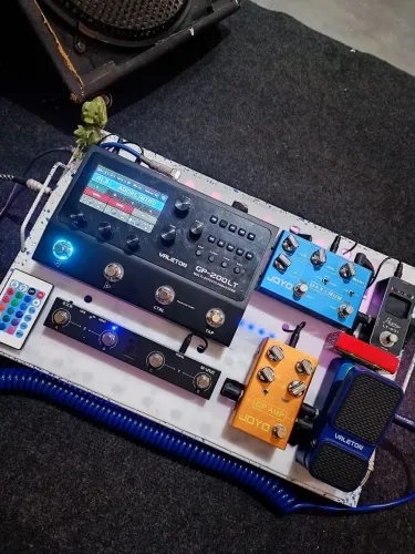 VENDO SET DE PEDAIS COMPLETO (SEM BOARD - PERSONALIZADO COM MEU NOME)