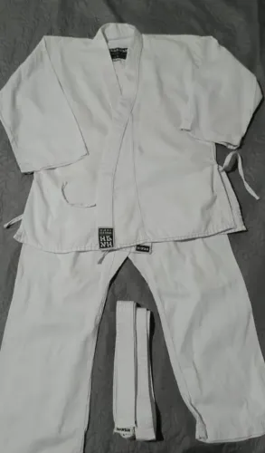 Kimono Karatê Haganah reforçado M3 (12-14 anos), 100% algodão.