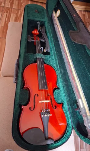 Vendo Violino Michel 4/4 em perfeito estado( para iniciantes)