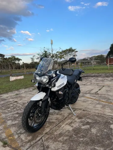 Triumph Tiger 800 XR 2016/2017 | Garantia até 08/2026 | Excelente Estado