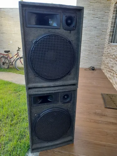 Par de caixas de Som 3 vias de 15 polegadas 