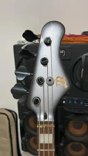 Baixo Condor customizado!