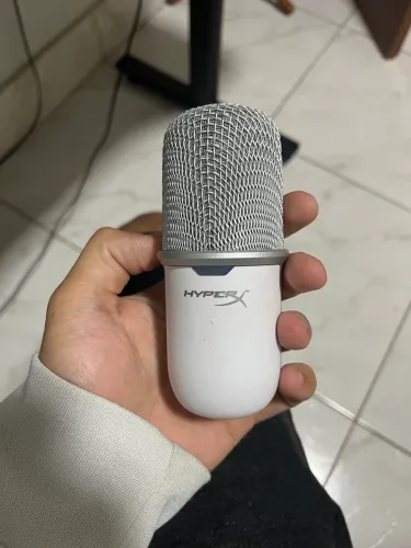 Microfone HyperX BLX SoloCast Condensador Cardioide cor branco