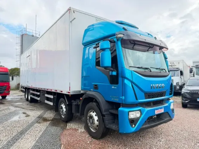 Iveco 31-300 ano 2022 Bau 11,30