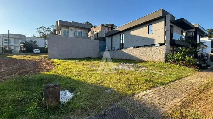 Terreno à venda no bairro Vila Nova em Joinville-SC por R$700.000,00. Terreno com área de 