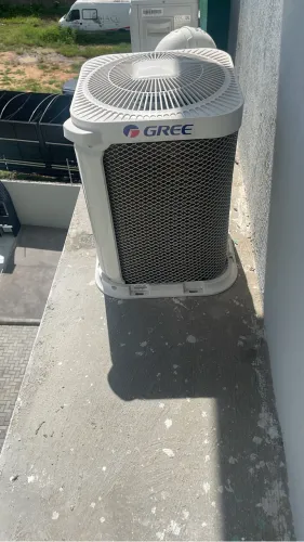 Ar-condicionado Gree 12000 btus seminovo(04 meses de uso)