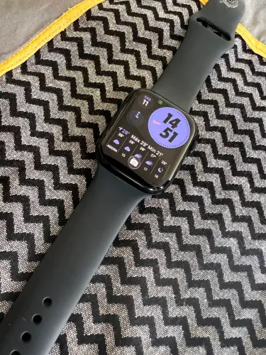 Apple Watch Series 8 (GPS) Corpo de 45 mm - Alumínio