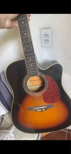 Violão elétrico gianinni com defeito