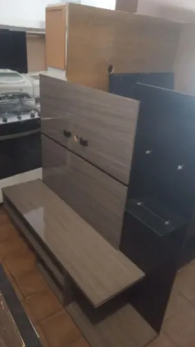 Painel para TV com Rack PAINEL BOM TENHO OUTROS MODELOS E MÓVEIS SE PRECISAR ENTREGO
