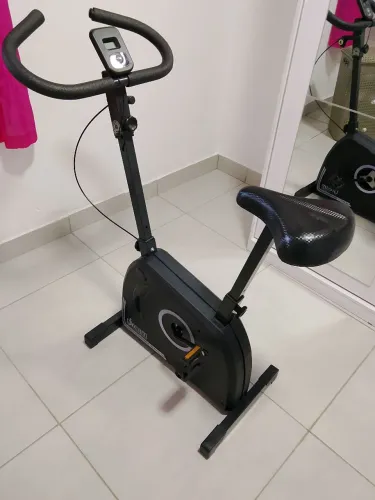 Vendo uma bicicleta ergométrica