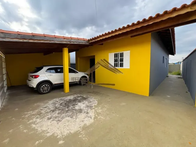 Casa à Venda em Porangaba/SP  2 Dormitórios  Terreno 250 m²