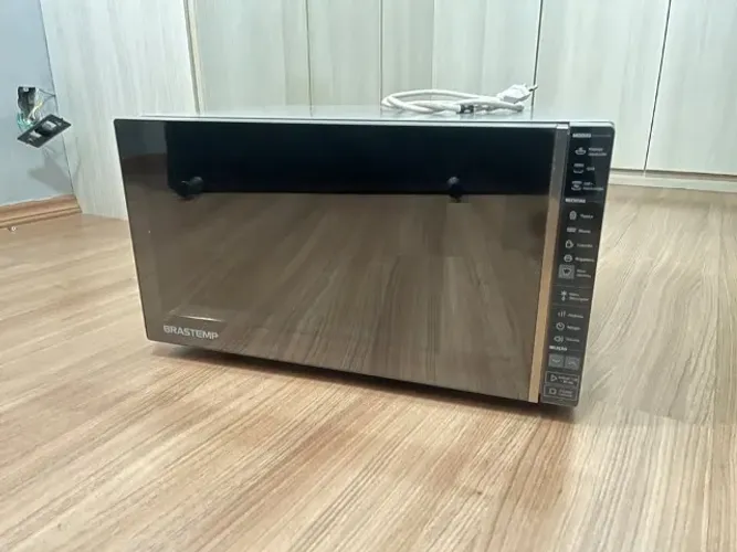 Micro-ondas BRASTEMP 32L Inox Espelhado com Grill e Painel Integrado - BMG45AR - 220V