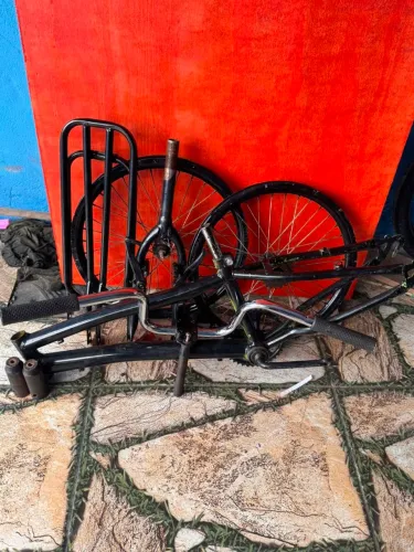 Kit BMX Aro 20 - Quadro, Rodas e Peças