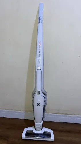 Aspirador eletrolux 2 em 1 excelente estado