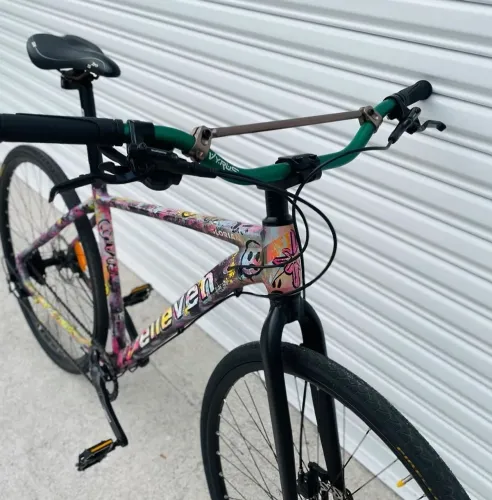 Bicicleta ELLEVEN customizada híbrida 