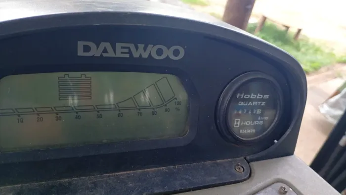 Emplilhadeira eletrica  daewoo ano 2005