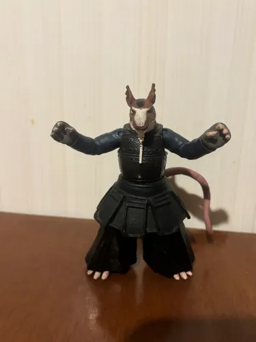 Action Figure Mestre Splinter (versão Dojo Samurai) 