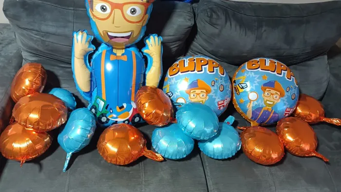 Balões metálicos para festa infantil, Blippi, já estão cheios