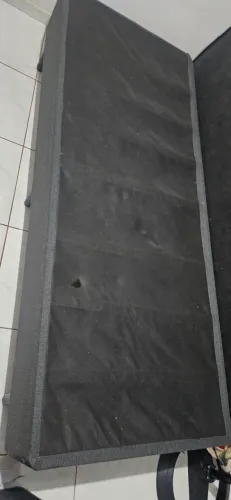 Vendo base de cama de solteiro