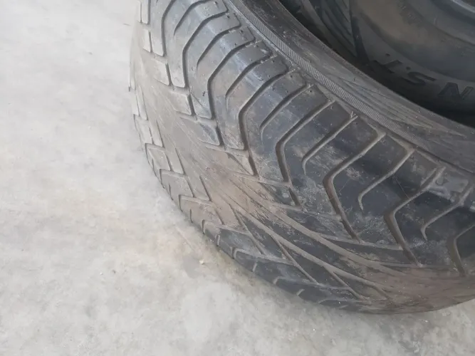 Pneu pra camioneta 275/55/17