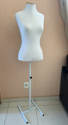 Manequim busto feminino com pedestal ajustável: R$120