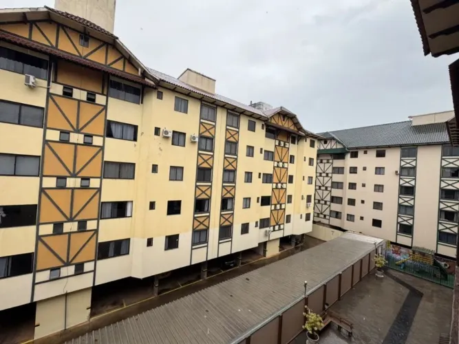 Apartamento com 4 Quarto(s) e 2 banheiro(s) para Alugar, 70 m² por R$ 2550 / Mês