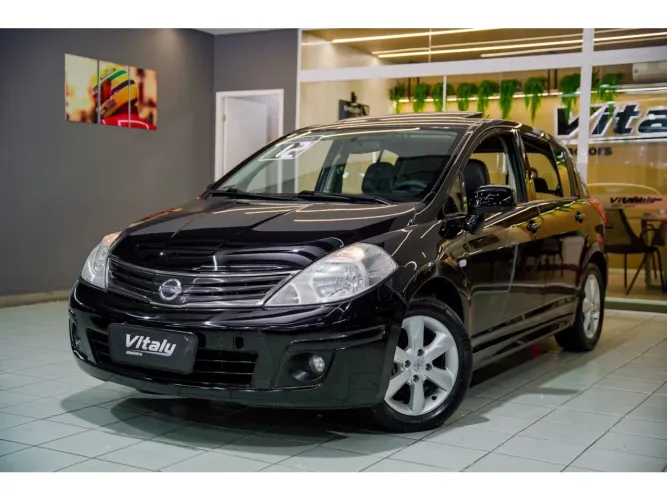 Nissan Tiida SL 1.8/1.8 Flex 16V Mec. 2012