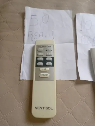Controle ventilador de teto ventisol 50 reais, o outro 100 Reais 