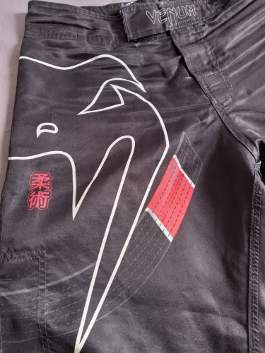 Bermuda Black belt, da venum. Tam. M, 42. Original. Velcro em perfeito estado.