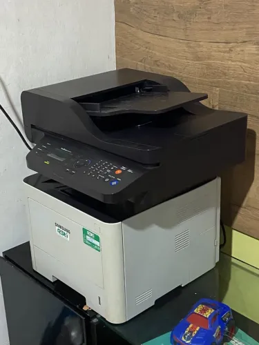 Vende-se uma máquina de xerox, r$1.500