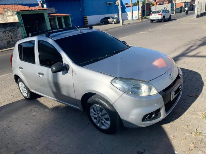 Renault Sandero Authentique Hi-flex 1.0 16V 5P 2013