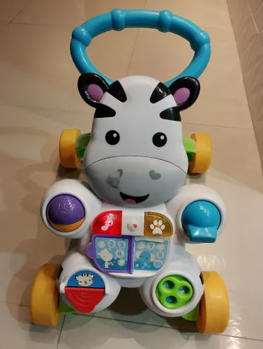 ADADOR EDUCATIVO FISHER PRICE ( MUCICA, PRIMEIRAS PALAVRAS)