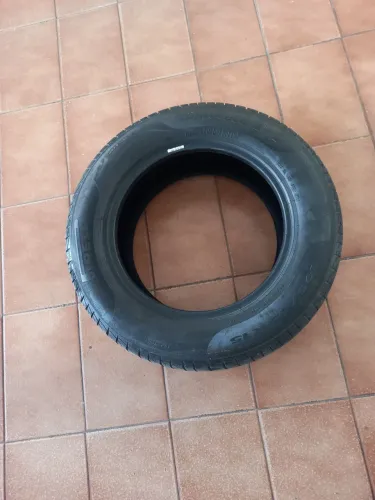 Pneu aro 15 195/65 Pirelli Usado meia vida