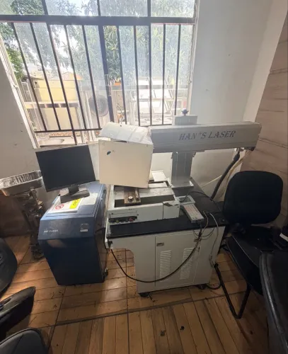 Maquina laser hans laser no estado 