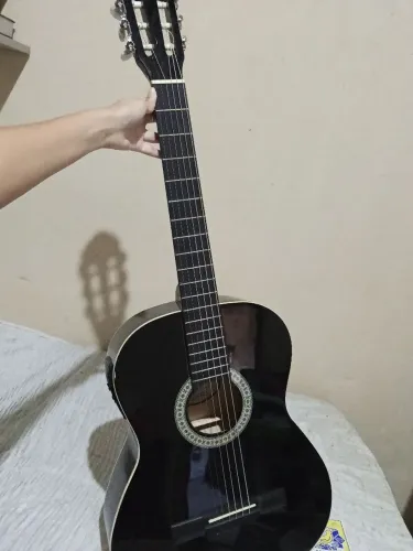 Violão preto elétrico 