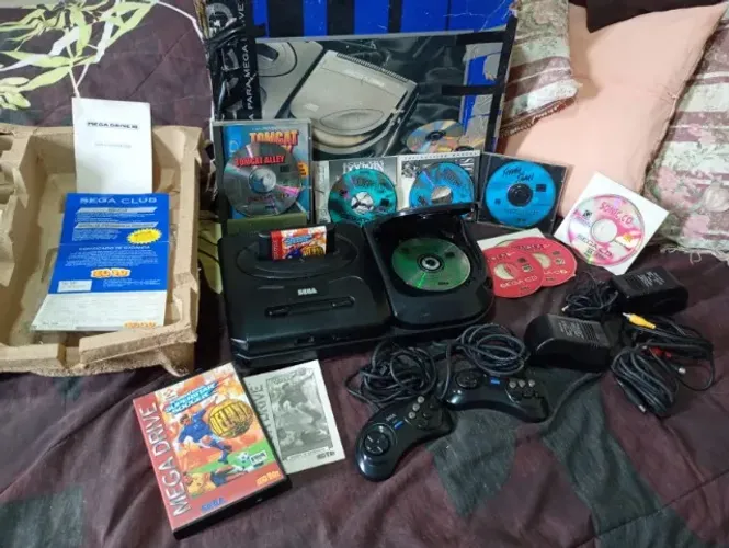 Sega CD completo + Jogos e dois controles (tudo funcionando perfeitamente)