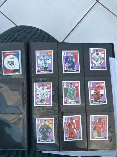 Troco legends por figurinhas