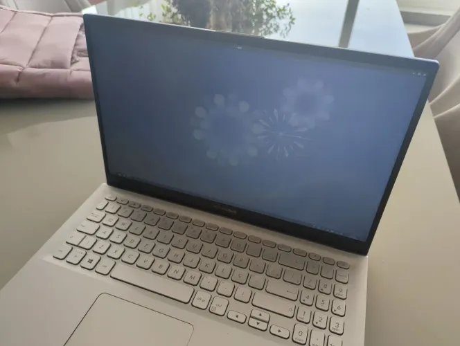 Notebook ASUS VivoBook 15 X512JP - Intel Core i7 / 24GB RAM / SSD 512GB / GeForce MX330