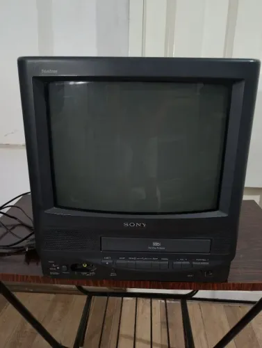 Tv de Tubo Sony 14 Polegadas/ Vídeo Cassete