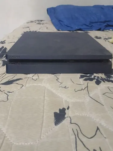 Playstation 4 slim