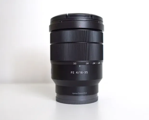 Sony 16-35mm f/4 (usada em estado de nova)