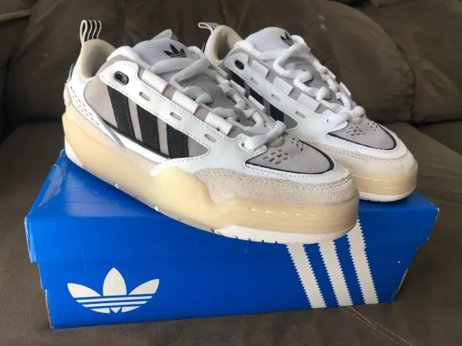 Vendo Adidas novo ad2000 