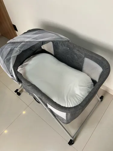 Vendo Berço Moisés portátil balanço com mosquiteiro e cesto até 9kg + Ninho - Kababy