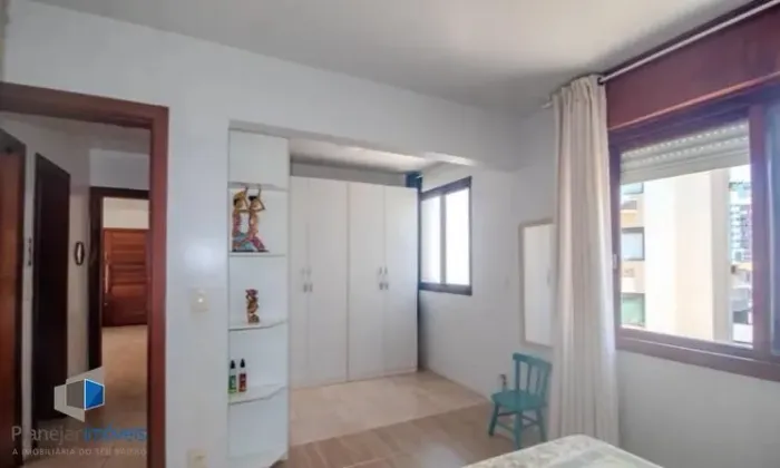 Apartamento de 2 quartos com opção de estacionamento locado no prédio