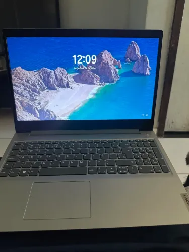 Lenovo IdeaPad 3 15IGL05